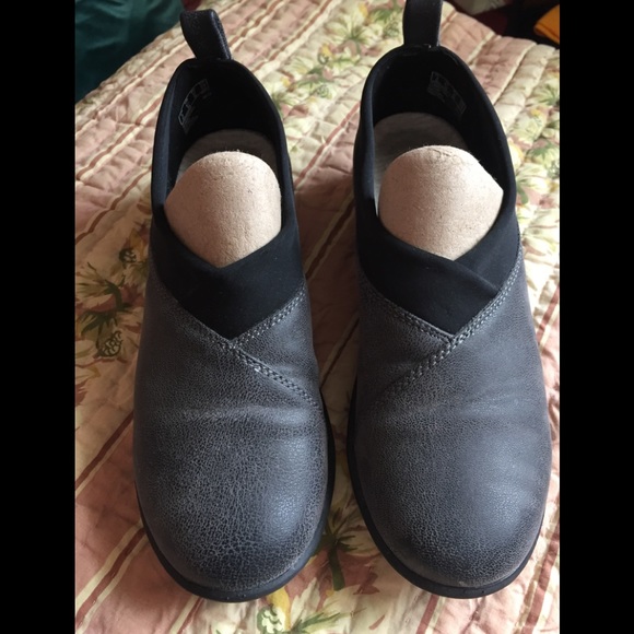 clarks and naturalizer